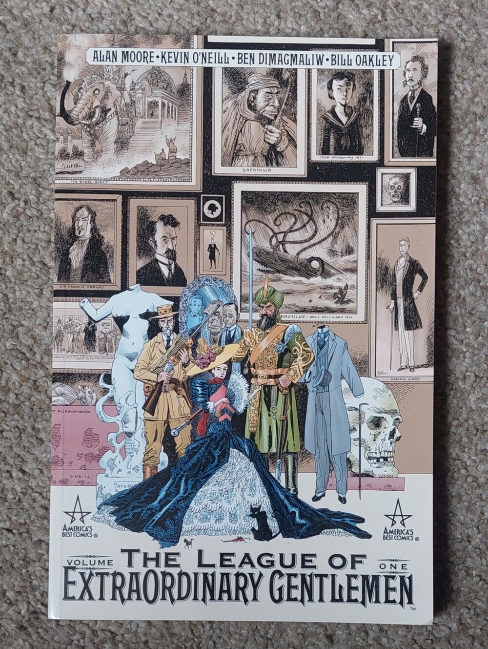 The League Of Extraordinary Gentlemen Volume One (Graphic Novel)